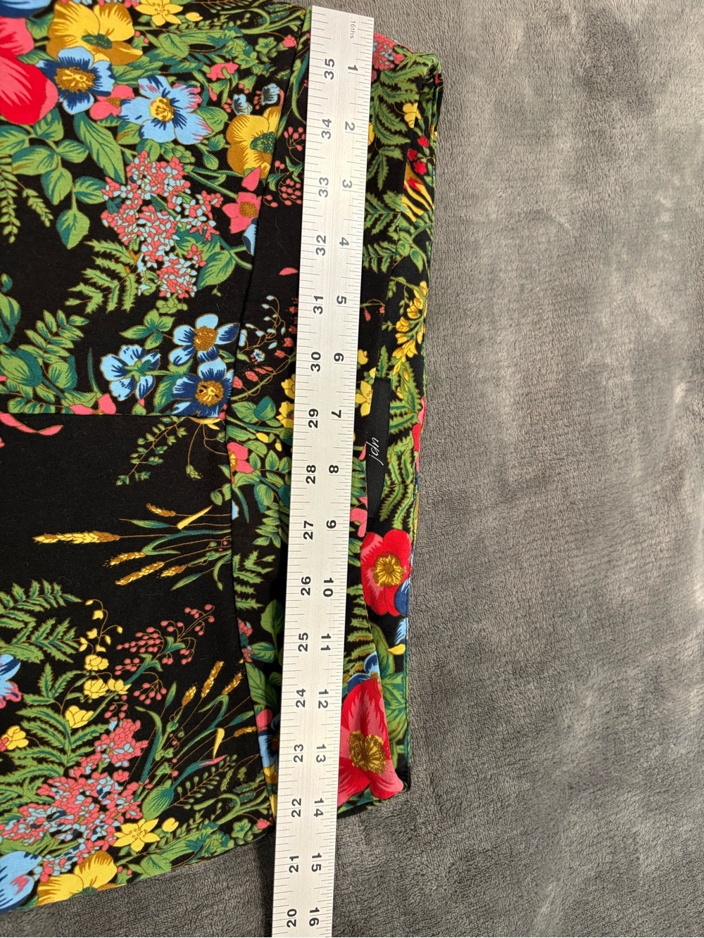 Up! Floral Print Cropped Pants - Black Multi - Picture 6 of 7